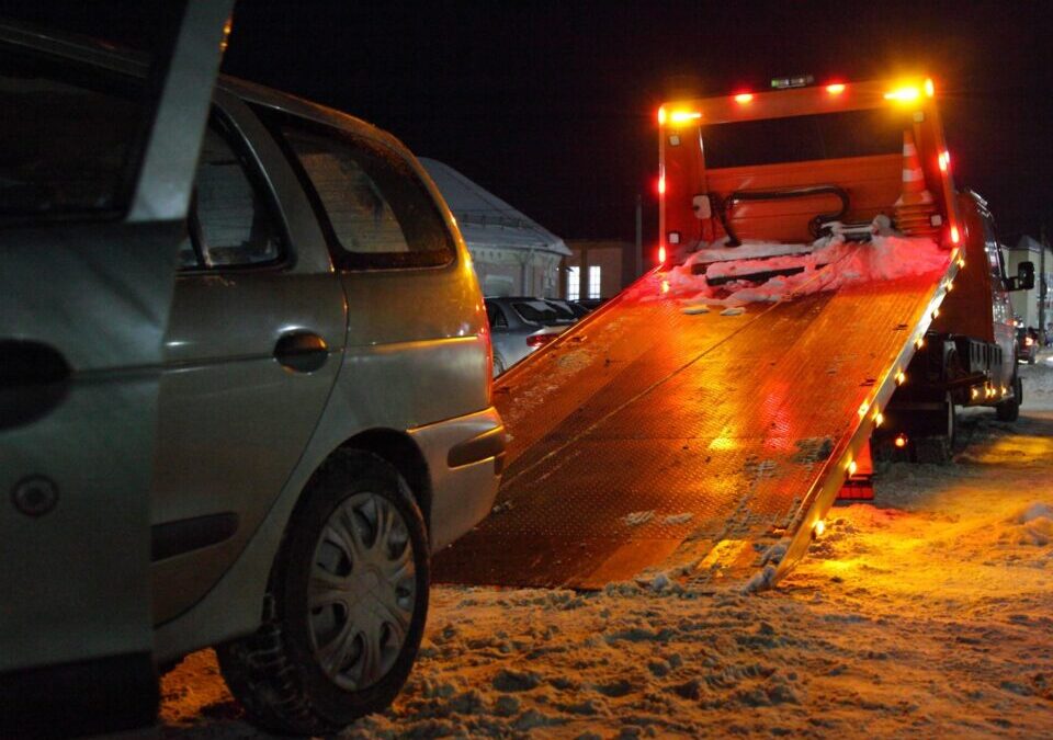 Towing Myths Vs. Facts: Debunking Common Misconceptions
